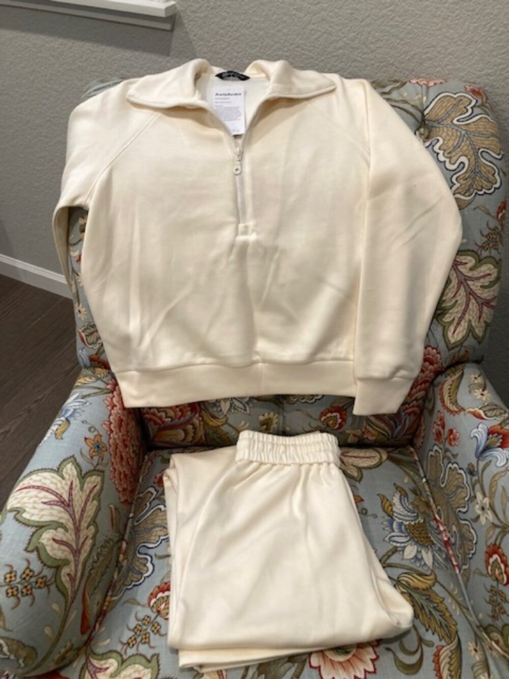 Amazon Cream Athletic Set